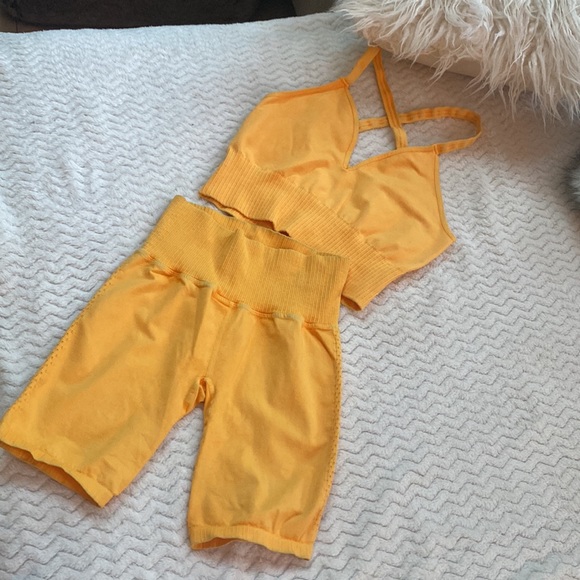 🌺free people Good karma cross back bra and running short set - Picture 15 of 16